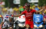 Sylvain Chavanel fra Cofidis jubler, da han krydser strgen på den 19. etape. 