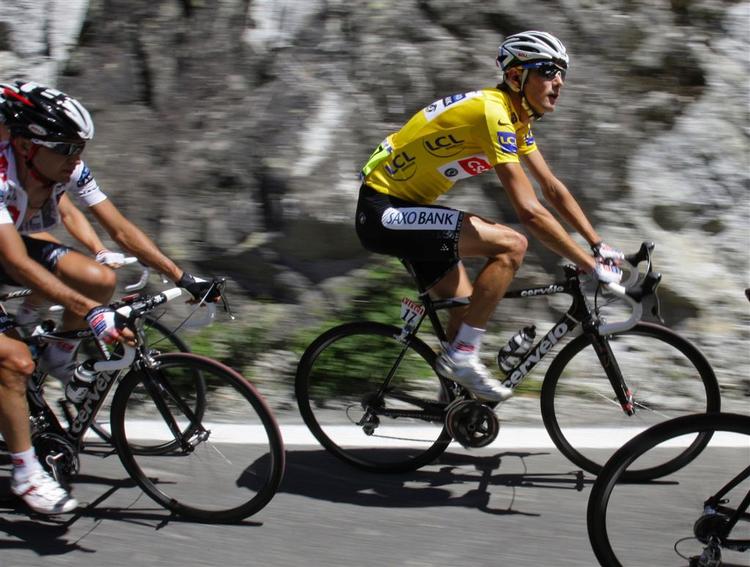Mens det stadig kørte for Fränk Schleck. Nu sættes rytteren fra Team CSC Saxobank i forbindelse med en spansk dopinglæge. 