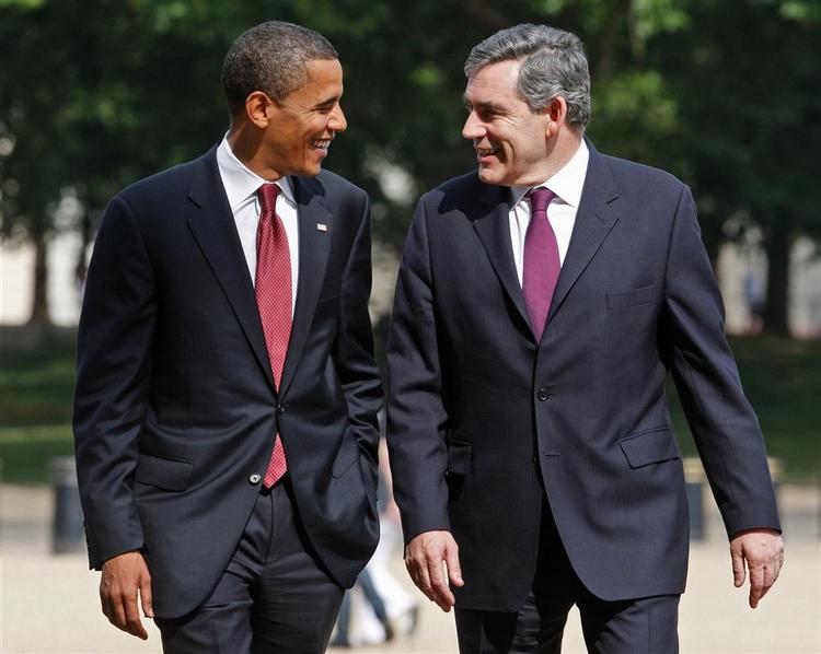 Barack Obama har i dag besøgt Storbritanniens premierminister Gordon Brown på sin omdiskuterede udlandsrejse. 