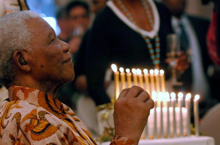 Sydafrikas store frihedshelt Nelson Mandela har netop rundet de 90 år. 