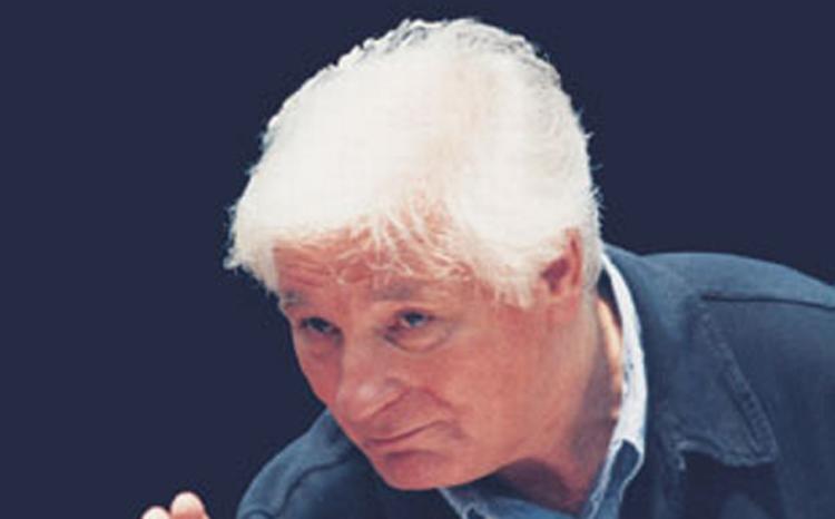 Det navnkundige Kölner Kammerorchester spiller så nysseligt, at helhedsoplevelsen ikke er meget andet end varm luft. På billedet ses dirigenten Helmut Müller-Brühl. 