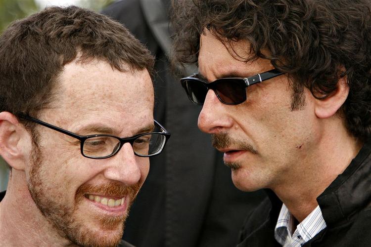 Brødrene Coen - Ethan og Joel - på årets Cannes Festival. Deres ny spionkomedie er åbningsfilmen på Venedig Festivalen. 