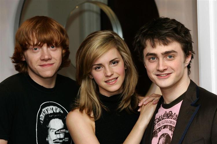 Daniel Radcliffe, Rupert Grint og Emma Watson spiller stadig de tre helte i den ny Harry Potterfilm, som kommer i biograferne til vinter (arkivfoto). 