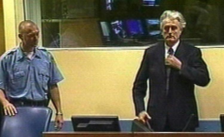 Karadzic blev ifølge ham selv holdt kidnappet i tre døgn, før hans anholdelse blev offentliggjort. 