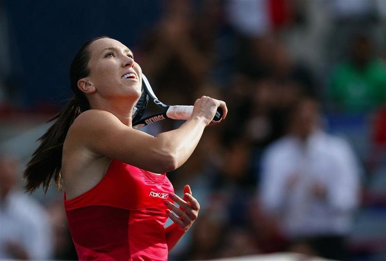 Jelena Jankovic tabte  kvartfinalen til slovakken Dominika Cibulkova, men bliver alligevel nummer et på verdensranglisten. 