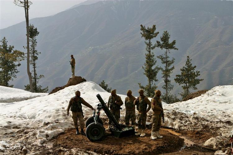 Soldater fra den pakistanske hær i den uroplagede Swat-dal (arkivfoto). 