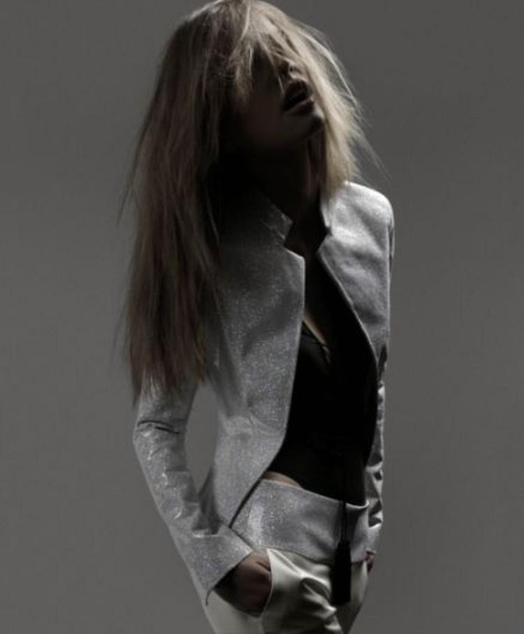 Black noir - står for mere økonomisk tilgængeligt tøj end noir. Det unge look er inspireret er glamrock. 