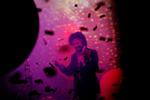 Totaloplevelsen The Flaming Lips sætter kulør på årets Roskilde-program. Her ses forsanger Wayne Coyne under gruppens koncert i Tivolis koncertsal i 2006. 