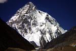 K2 er verdens næsthøjeste bjerg, 237 meter mindre end det højeste, Mount Everest, der rager 8.848 meter op i himlen. 