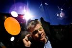 Det er blevet meget billigere at tale i mobiltelefon, men priserne vil fortsat falde, mener en teleanalytiker. 