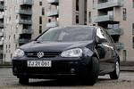 SKJULTE EVNER. Man skal vide det - det er nemlig ikke til at se, at denne VW Golf er den særlige Bluemotion-model, der kører en del længere på literen end normalt. 