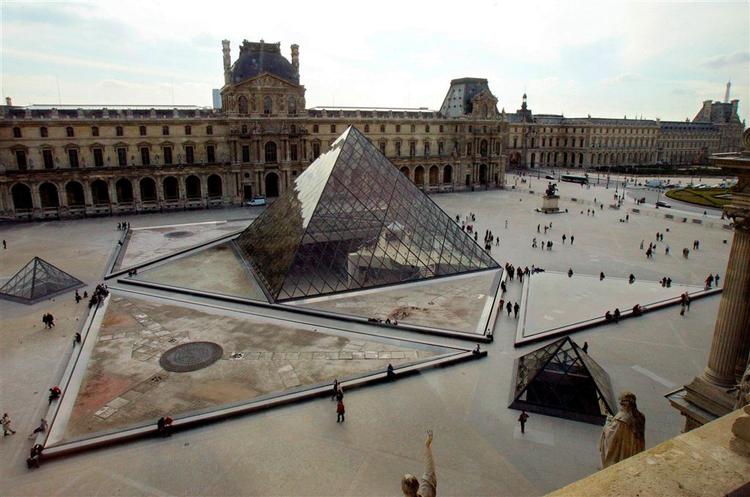 Louvre. 