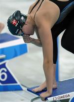 Lotte Friis før starten på 400 meter fri, hvor hun satte sin danske rekord nummer 30, der også den den hurtigste tid i Norden nogen sinde. 