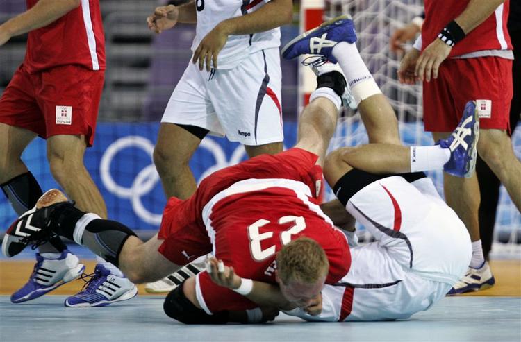 Danmark må dele point i den første OL-kamp mod Egypten. 