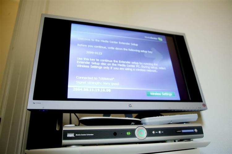 Sådan kan en multimediecomputer se ud. Familien Kristensen har dog gamt sin i et skab i entreen. 