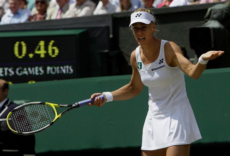 Jelena Dementijeva har deltaget i de seneste 39 grandslam-turneringer i træk og var tabende finalist i både French Open og US Open i 2004. I den seneste nåede hun semifinalen i Wimbledon (billedet), hvor hun tabte til Venus Williams. 