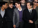 Fra venstre Brandon T. Jackson, Jack Black, Tom Cruise, Bill Hader, Ben Stiller og Matthew McConaughey ved premieren på 'Topic Thunder' i Los Angeles 11. august. 