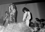 Verdenspremiere på Egegaard Skole i Gladsaxe 7. september 1968. Fra venstre John Paul Jones, Robert Plant, Jimmy Page og John Bonham, siden kendt som Led Zeppelin. Foto: Jørgen Angel. 