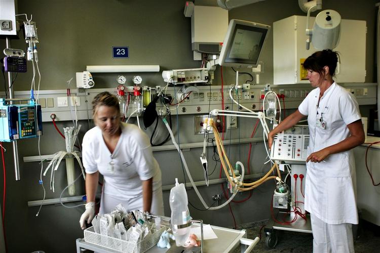 Der er endnu ikke aftaler med sygeplejerskerne om at høvle ned i patientpuklen med såkaldt frivilligt ekstraarbejde på fridage, om aftenen og i weekenderne. Arkivfoto 