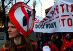 Polakkerne er delte i spørgsmålet om et amerikansk missilforsvar i landet. Billedet er fra en demonstration i foråret. 