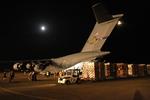 Et amerikansk militærfly med lasten fuld af nødhjælp er landet i lufthavnen i Georgiens hovedstad Tbilisi. 