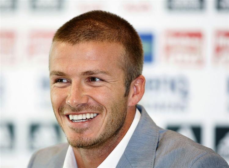 David Beckham skal ifølge britiske medier sparke massevis af fodbolde ud til publikum ved afslutningsceremonien på i Beijing på næste søndag. 