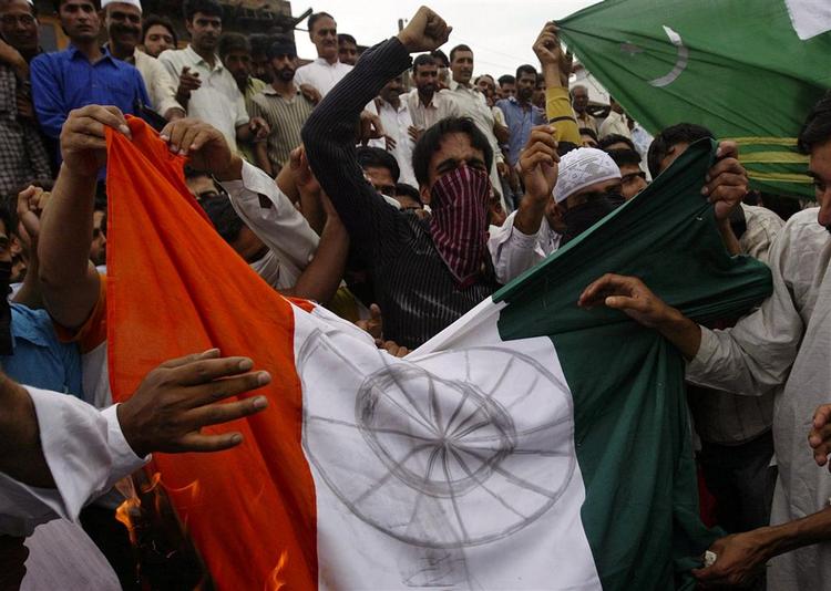 Også i går demonstrerede  tilhængere af en lørevet Kashmir-provins i den indiske by Srinagar. 
