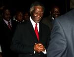 Sydafrikas præsident Thabo Mbeki fungerer som mægler i stiden mellem partierne i Zimbabwe. 