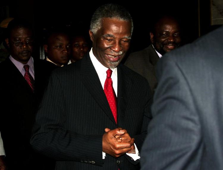 Sydafrikas præsident Thabo Mbeki fungerer som mægler i stiden mellem partierne i Zimbabwe. 