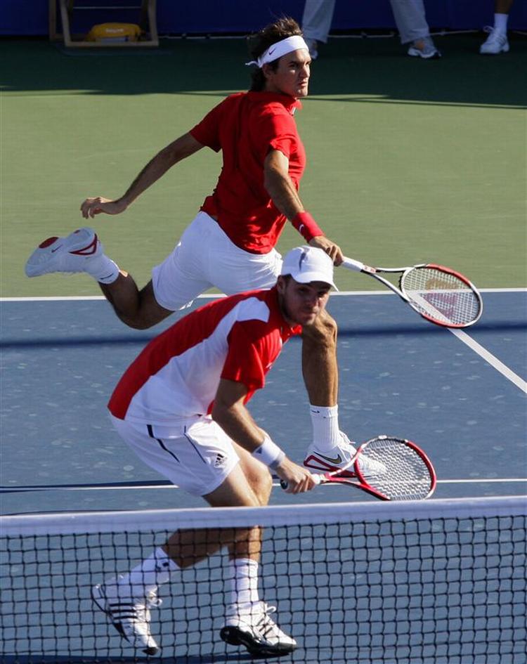 Roger Federer (øverst) vandt OL-doublen sammen med  Stanilas Wawrinka. 