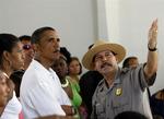 Demokraternes præsidentkandidat, Barack Obama, besøgte i går USS Arizona Memorial i Pearl Harbor, Hawaii. 