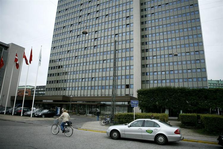 Her på Scandic Hotel ved søerne i København anholdt politiet i går fire personer, der formodes at stå bag millionrøveriet i Brøndby for en uge siden. 