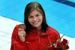 Lotte Friis med den anden danske bronzemedalje ved OLi Beijing - og den første OL-medalje til en dansk svømmer i 20 år. 