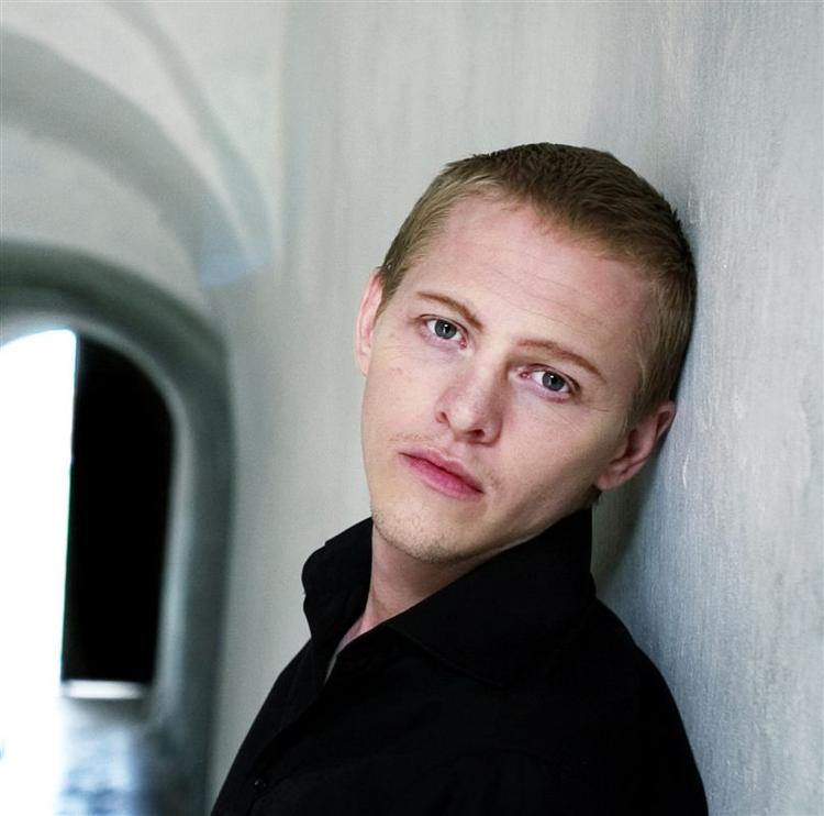 Thure Lindhardt spiller Flammen i den danske storfilm, som nu kan snart kan ses syd for grænsen. 