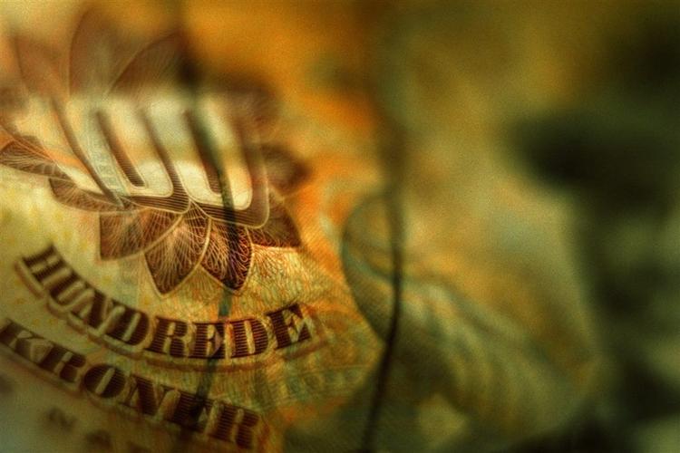Danskerne skylder i øjeblikket over 21 milliarder kroner væk i form af blankolån og købe- og kontokort. 