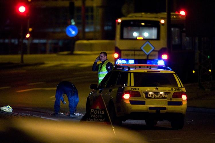 Svensk politi efter røveri mod postcentralen i Göteborg. 