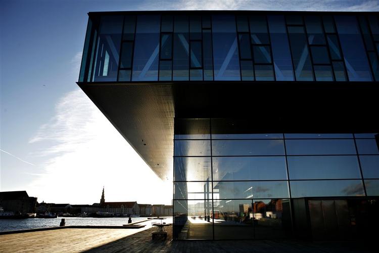 Skuespilhuset får nu alligevel sit underjordiske p-anlæg. Arkivfoto. 