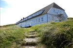 Sådan skal et badehotel se ud: Der er sol, sand og en duft af saltvand på Svinkløv Badehotel. 