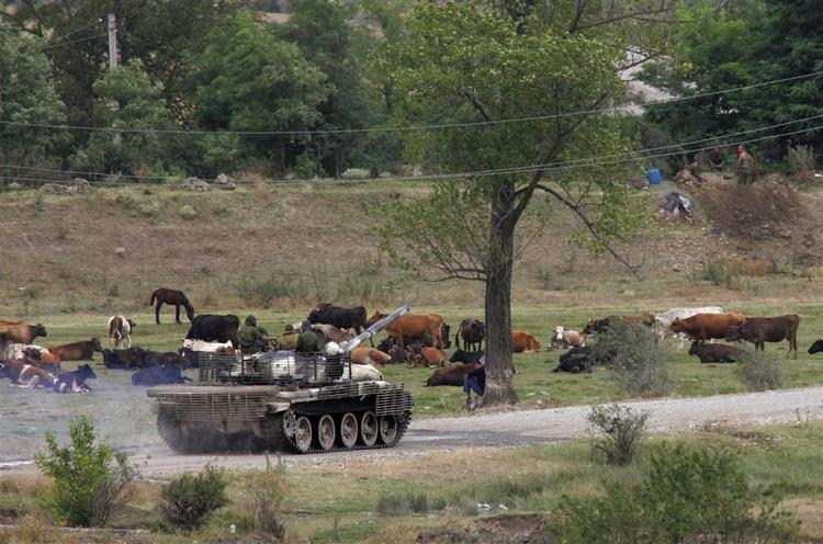 A cargo of T-72 tanks and other military equipment has been hijacked by pirates off Somalia. (Archive photo from Georgia). 