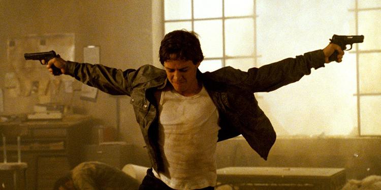 Der går dræbermaskine i bogholderen spillet af James McAvoy i 'Wanted'. Hans almindelighed giver filmen et menneskeligt ansigt. Foto: UIP 