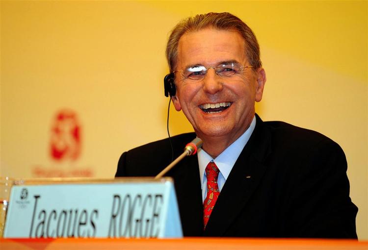 Jacques Rogge, IOC-præsident, roser de mange frivillige kinesere, der har hjulpet til under OL. Arkivfoto. 