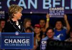 Hillary Clinton giver sine delegerede frie hænder til at stemme på Barack Obama. Arkivfoto. 