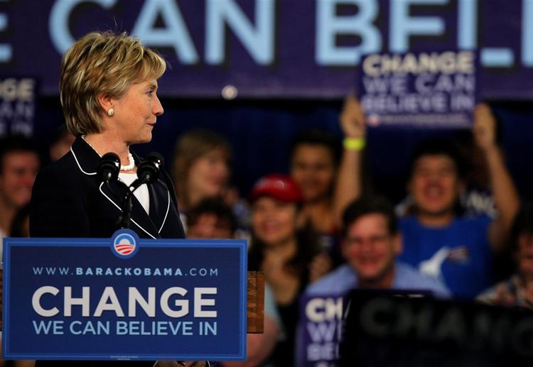 Hillary Clinton giver sine delegerede frie hænder til at stemme på Barack Obama. Arkivfoto. 