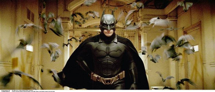 'Batman begins' er blandt de film, man kan søge frem og bestille hjem via bibliotek.dk. 