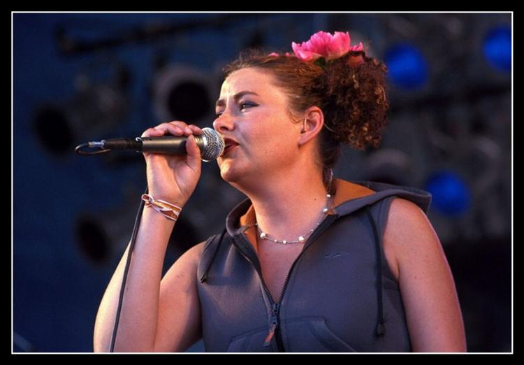 Arkivfoto af Dodo fra Langelands Festivalen i ... 1999. Fredag udkommer gruppens første album i ti år. 