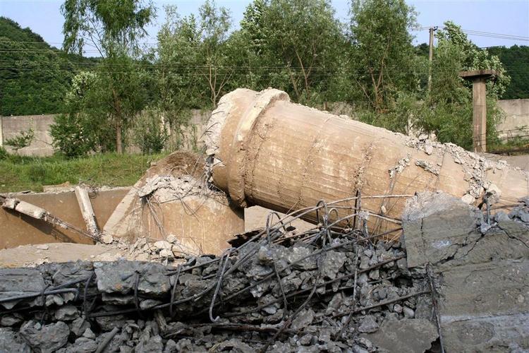 Et foto fra Kinas Xinhua nyhedsbureau 27. juni 2008 viser angiveligt resterne af atomanlægget Yongbyons køletårn. Arkivfoto. 