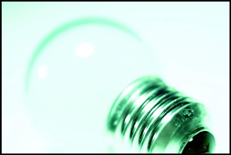 De nye regler vil indføre gradvise forbud mod pærerne baseret på det antal watt, de bruger, og deres energieffektivitet. 
