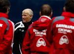 Morten Olsens utilfredshed med Divisionsforeningen kan tyde på, at han har FC Midtjylland-spillere i tankerne til nogle af de otte ledige pladser i truppen. 