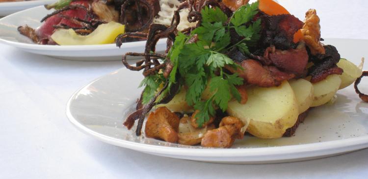 Vinderens tre stykker: Røget fiskefilet, ølbraiseret roastbeef og kartoffelmad med svampe. 