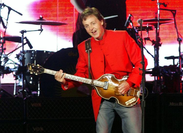 Paul McCartney spiller flere andre enkeltstående koncerter i år, blandt andet i Kiev, i Liverpool og i Quebec. 